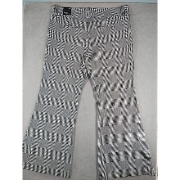 Torrid Studio Luxe Ponte Trouser A-Line Flare Pant Black /White Women's 20R New - Picture 9 of 10